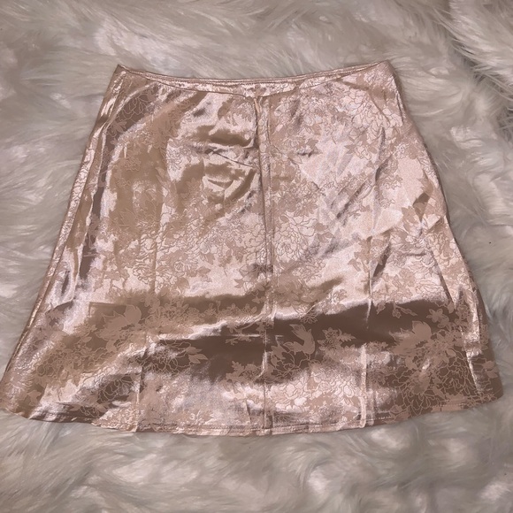 SOLD pink satin silky mini skirt - Picture 6 of 6